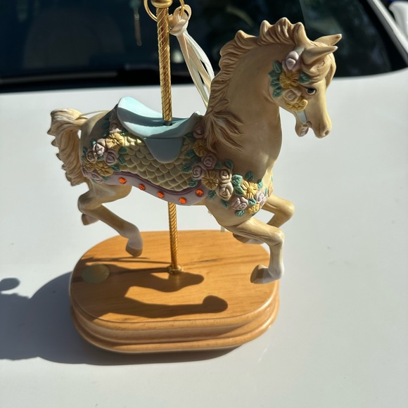 Vintage carousel - Picture 9 of 9